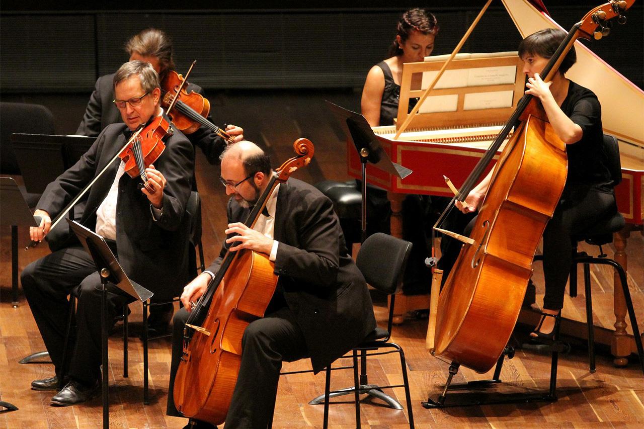姫路市でクラシックやバイオリンやチェロの出張演奏をご希望の方は、Duo EKODAにお問い合わせください。